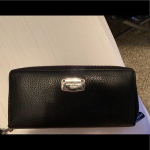 Black Michael Kors Wallet